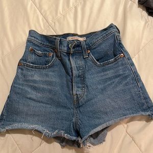 Levi’s Ribcage Cutoff Short, Size 24, Medium Denim